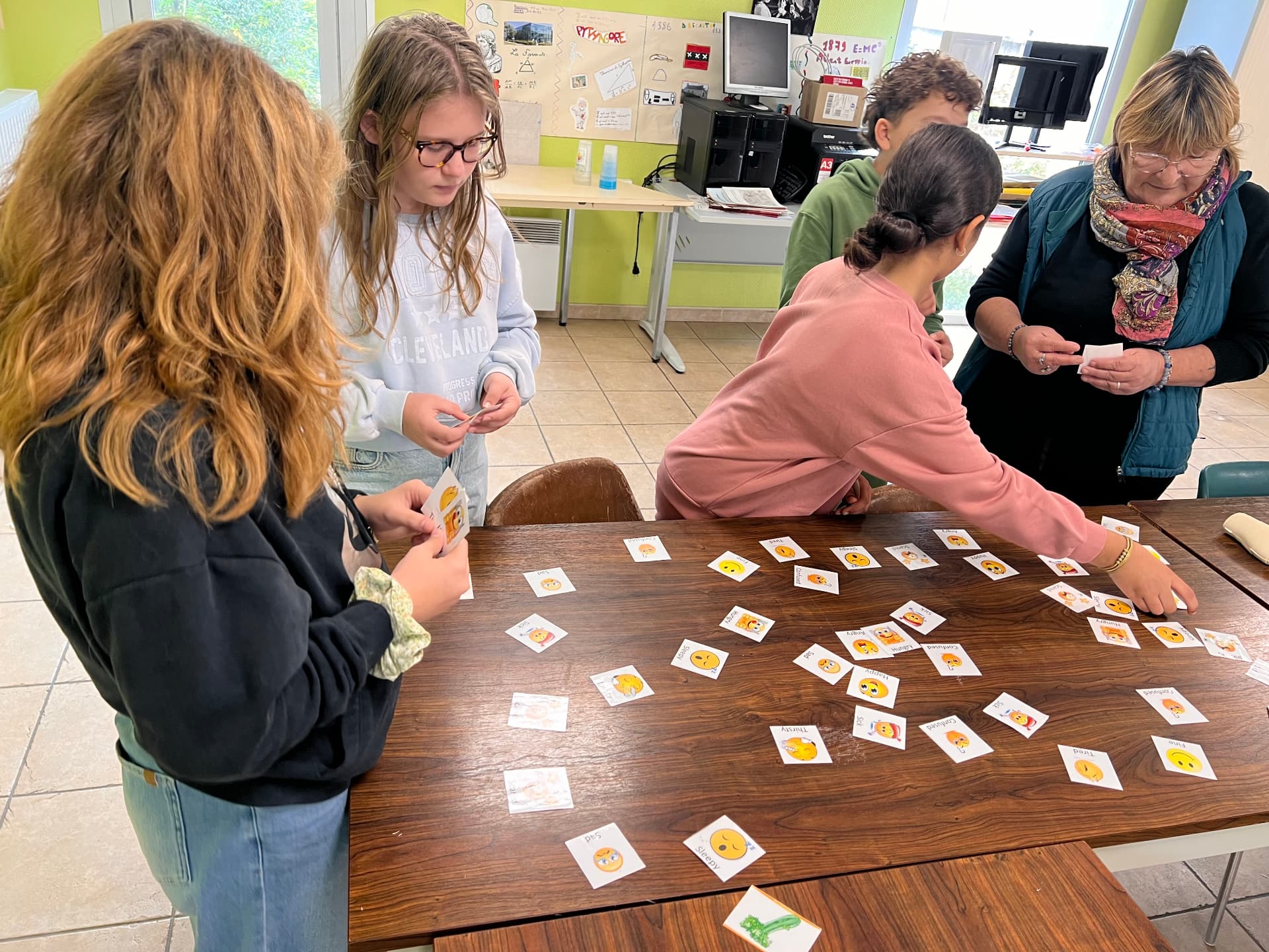 Jeu de cartes en anglais pour apprendre le vocabulaire